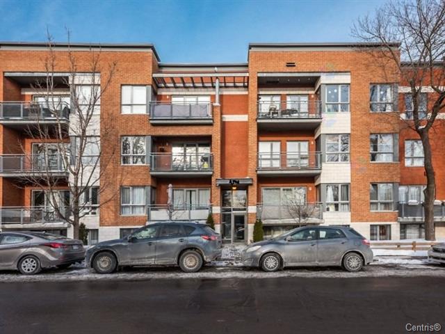 Façade de l’immeuble du 2151, avenue Harvard, photographiée pour l’annonce de 2022